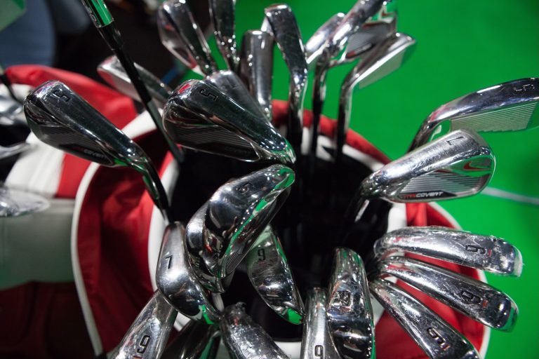 Golf Bag with Clubs - TSG Why golfers can carry 14 golf clubs in their bag